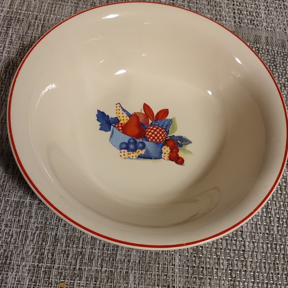 Universal Potteries Cambridge "Calico Fruit" 9" Salad Serving Camwood Ivory Bowl - Picture 3 of 5